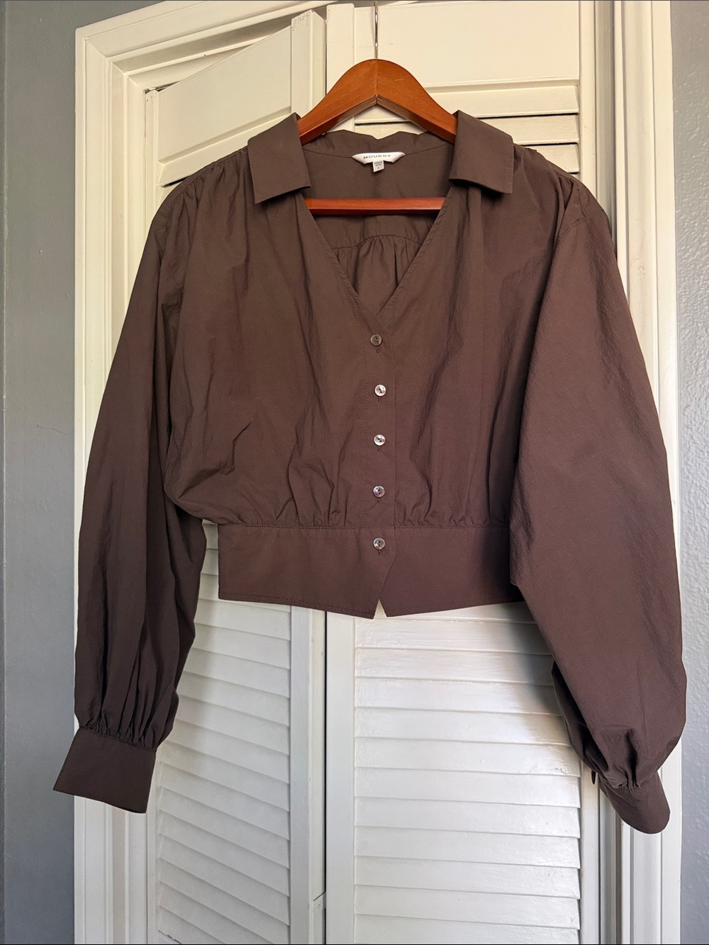 Moussy Brown Button-Front Puff Sleeve Cropped Shirt
